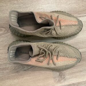 Yeezy 350 V2 Sand